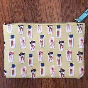 - NEW Ipsy Makeup Bag